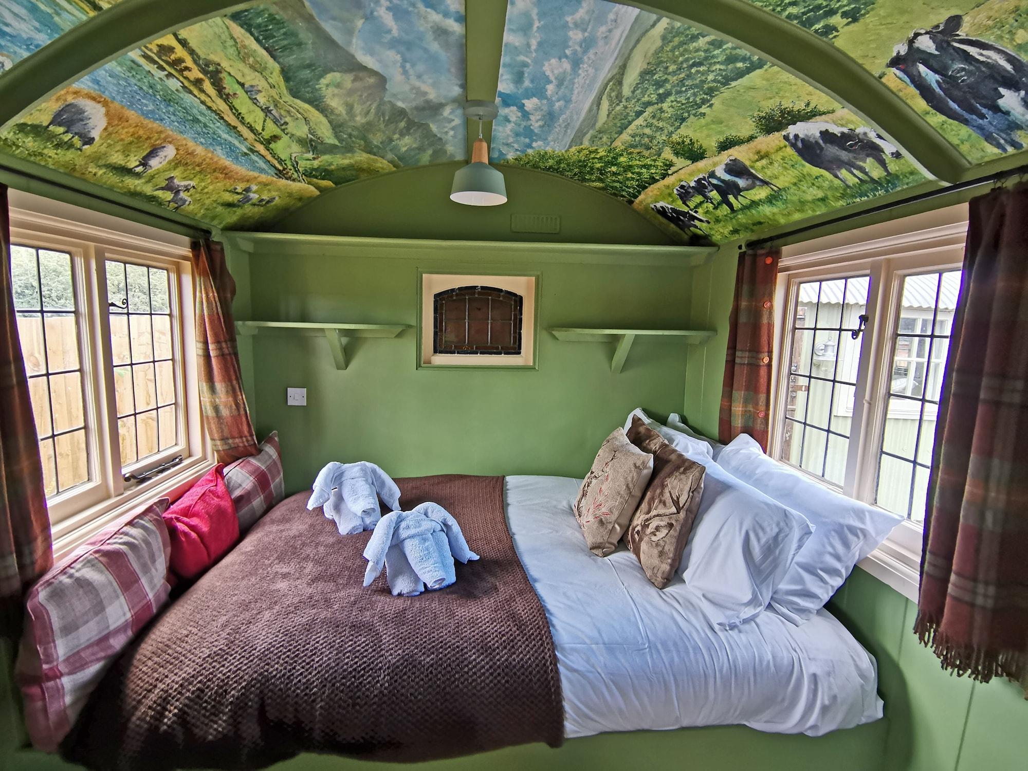 Stonehenge Inn & Shepherd'S Huts Bulford المظهر الخارجي الصورة