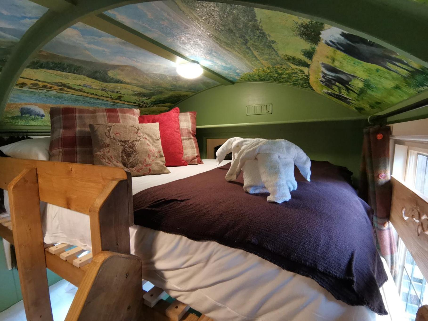 Stonehenge Inn & Shepherd'S Huts Bulford الغرفة الصورة