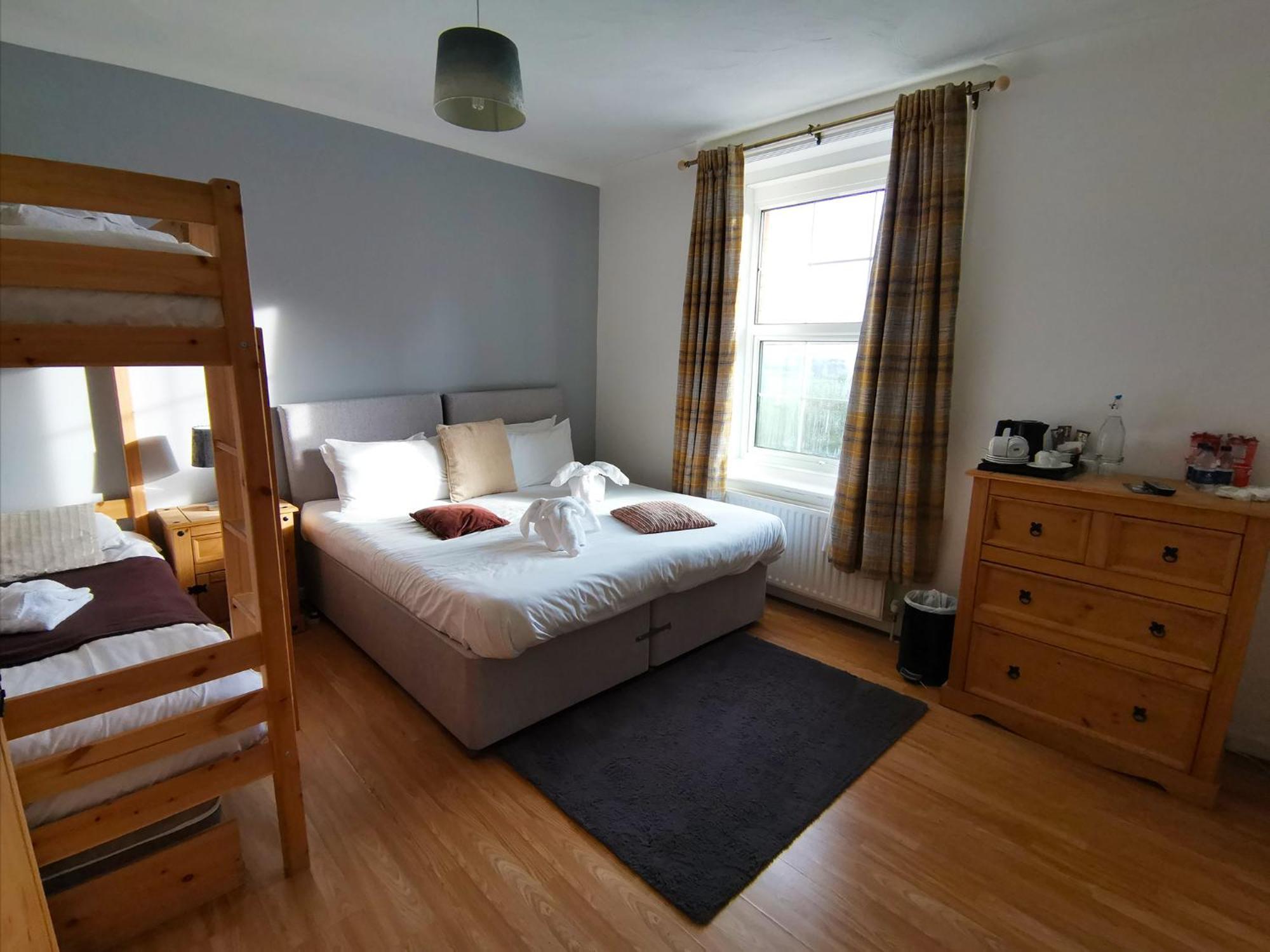 Stonehenge Inn & Shepherd'S Huts Bulford الغرفة الصورة